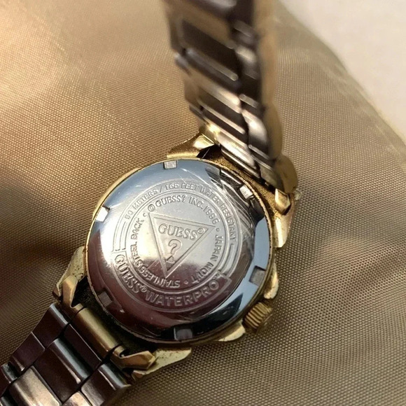 GUESS waterproof watch - vintage - Picture 2 of 6